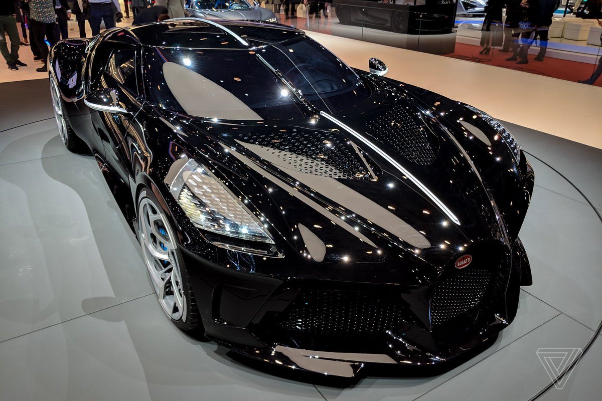 Машина Bugatti la voiture noire