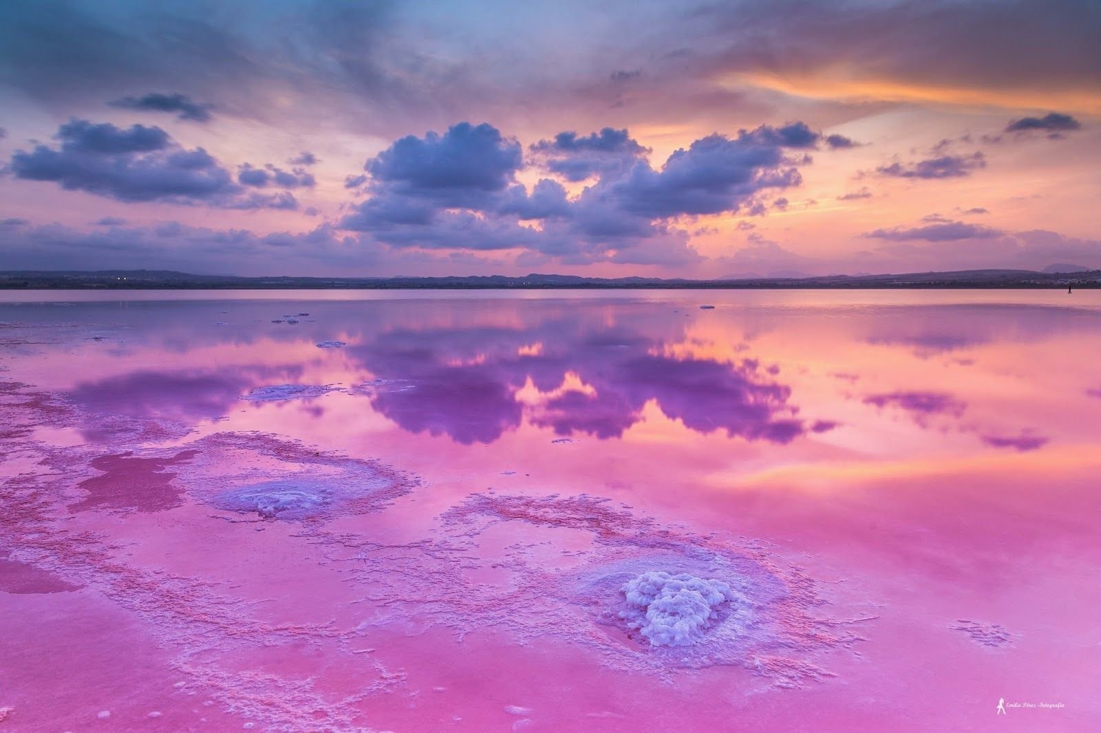 Есть розовое озеро. Озеро Ретба. Розовое озеро Ретба. Ретба Сенегал. Ретба — розовое озеро в Сенегале..