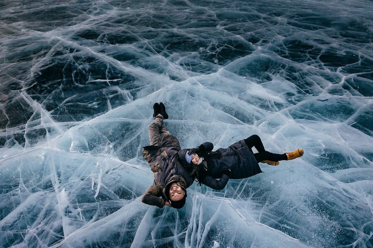 Свадебная фотосессия на Байкале зимой