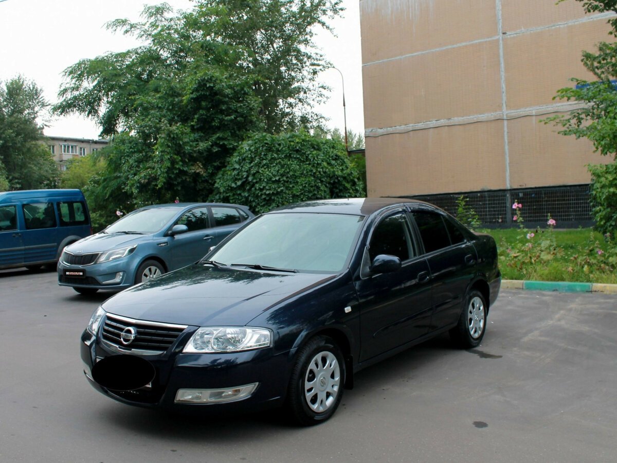 Nissan Almera черная 2010
