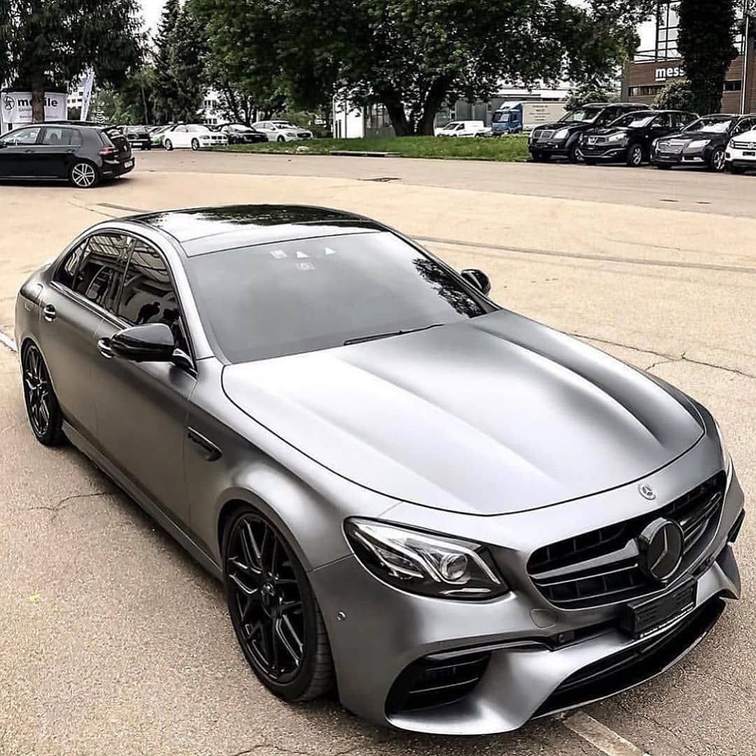 Mercedes Benz e63s AMG