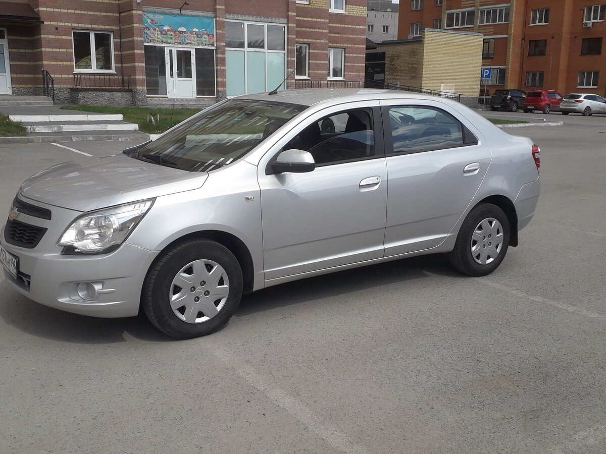 Chevrolet Cobalt серый
