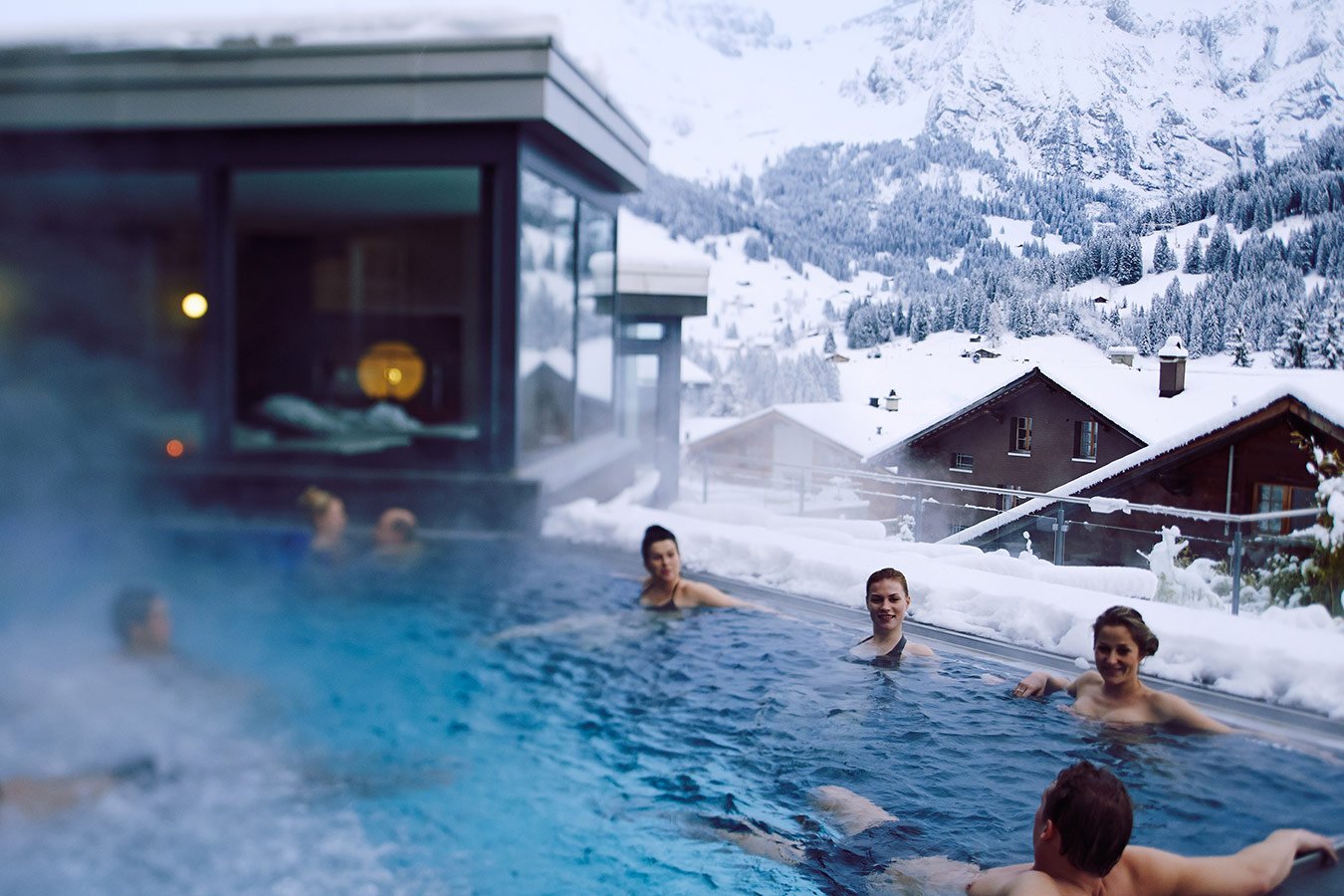 Измена на горячих источниках. Отель the Cambrian в Швейцарии. Бассейн Cambrian Adelboden, Швейцария. Лейкербад термальный бассейн. Баден Швейцария термальные источники.