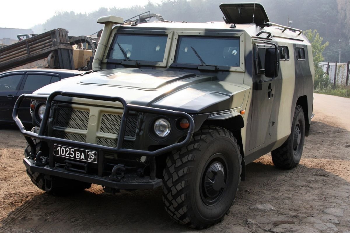 ГАЗ 2330 тигр военный
