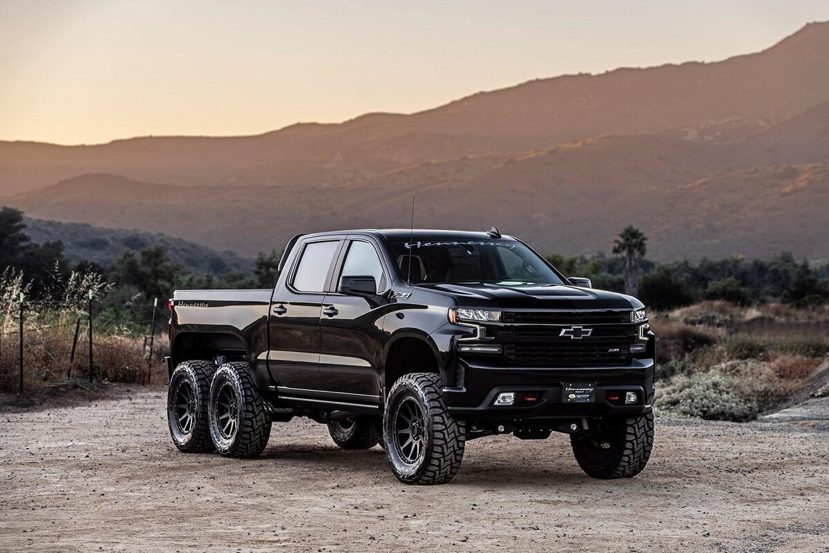 Chevrolet Silverado (Hennessey Goliath 6x6)