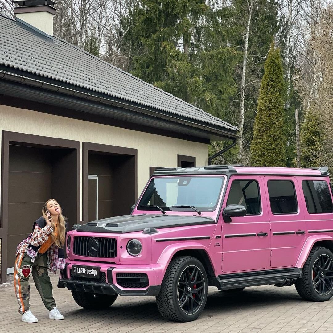 Mercedes g63 AMG розовый