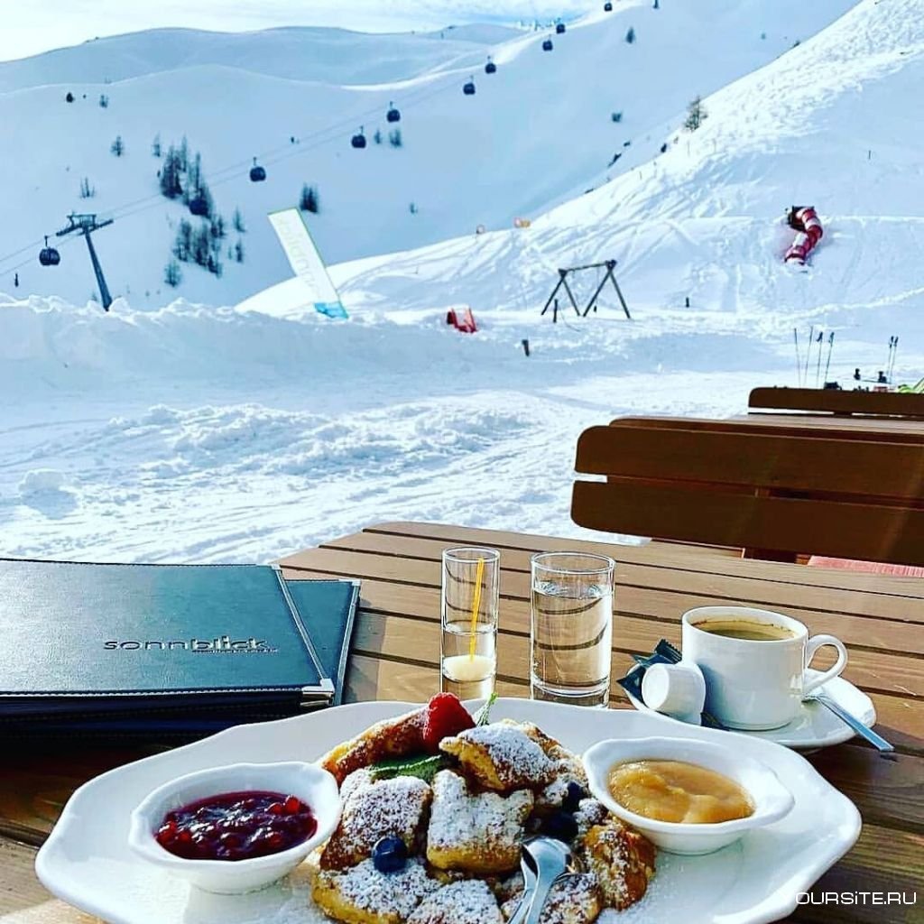 Завтрак в горах зимой