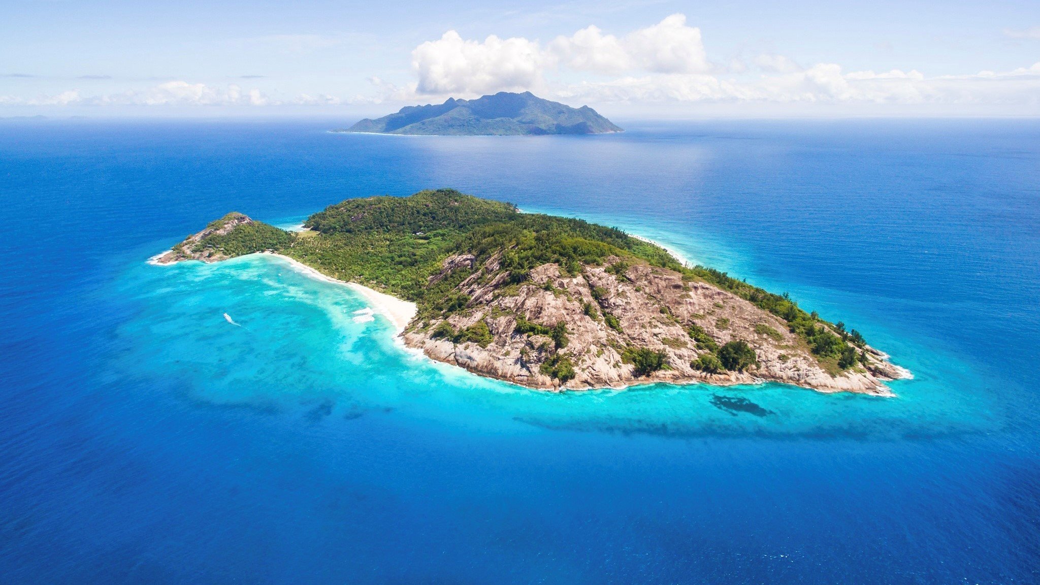 Html islands. Фото Сейшелы острова. Остров North Сейшелы. Остров арид Сейшелы. Остров Маэ Сейшелы.