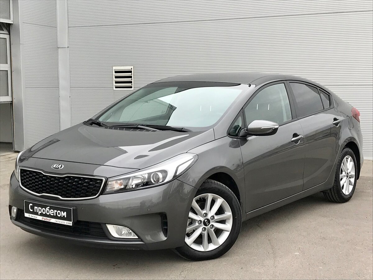 Серая Kia Cerato 2016