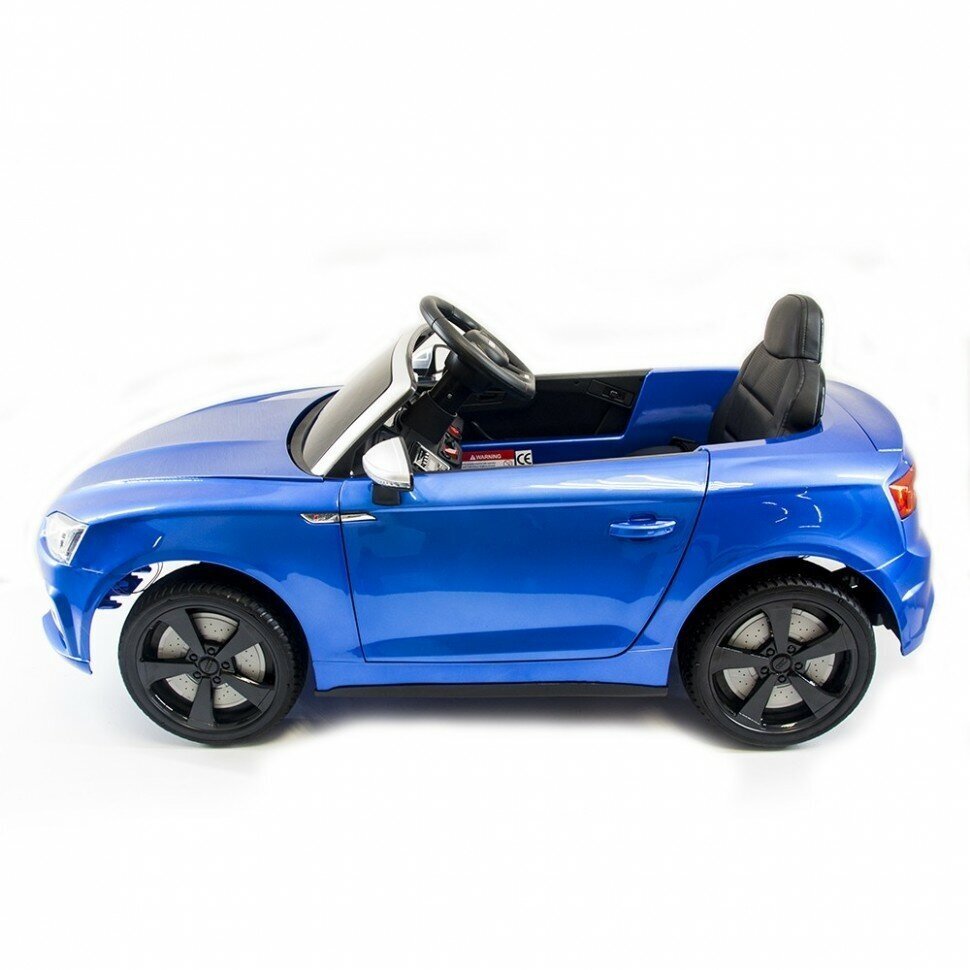 Маленькая синяя машина