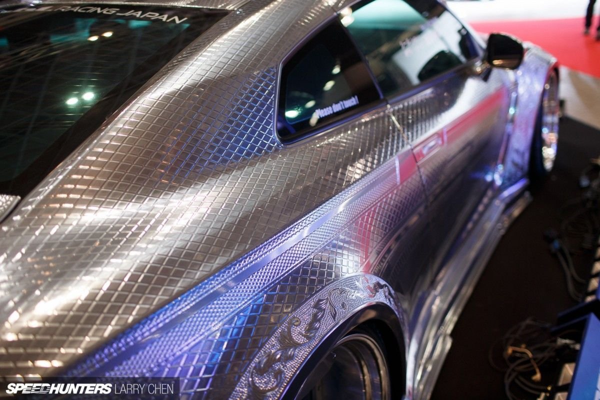 Машина в пленке