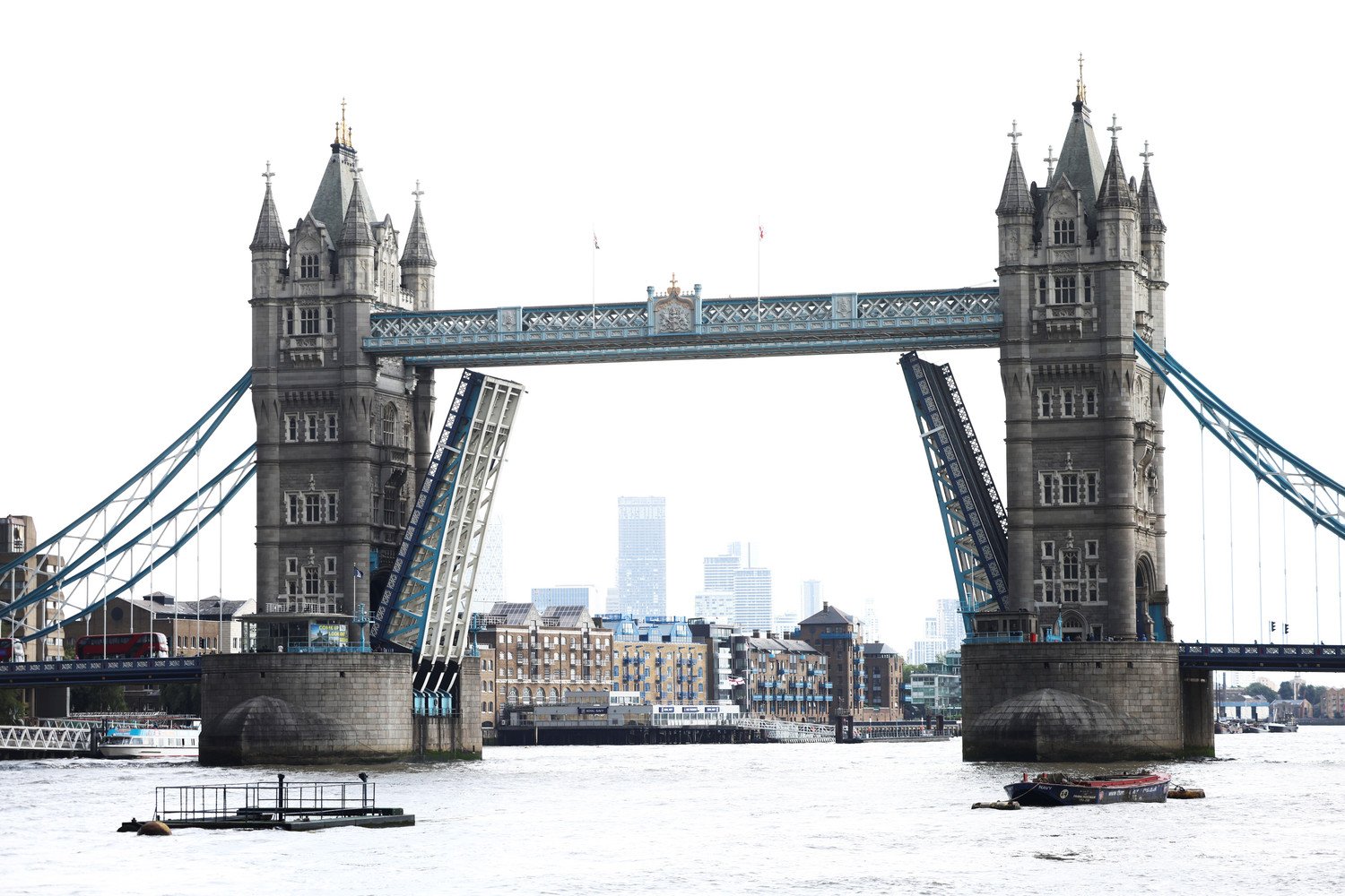 Включи london bridge. Тауэр и Тауэрский мост. Мост Тауэр в Лондоне. Тауэрский мост разводной. Тауэрский мост в Лондоне разводной.