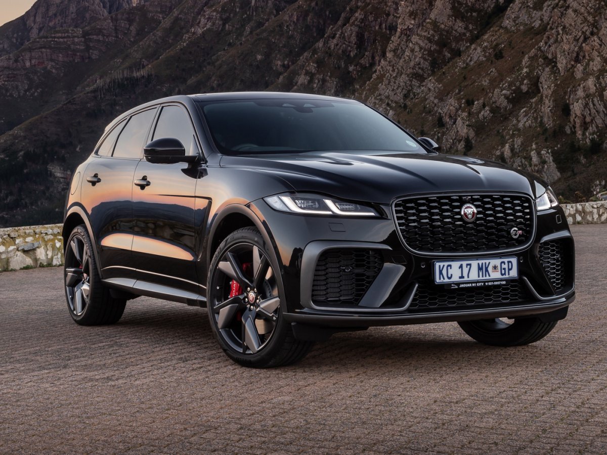 Jaguar f Pace SVR Black