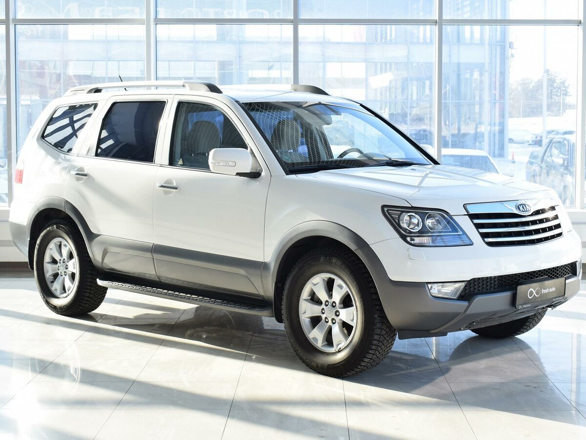 Kia Mohave 2010 белый