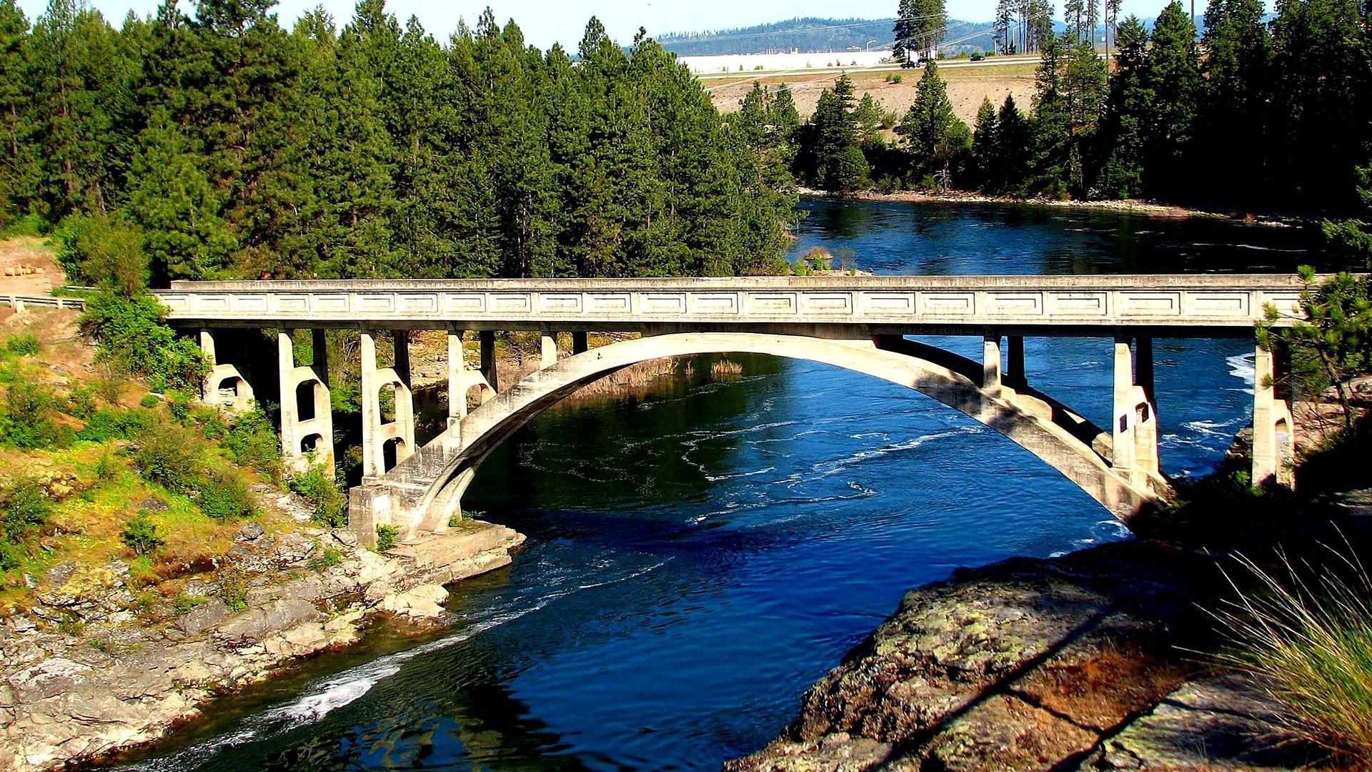 Мост Солкан Словения. Мост река штат Монтана. Пайн Ривер мост через реку. Мост река Смородинка Ленинградская.