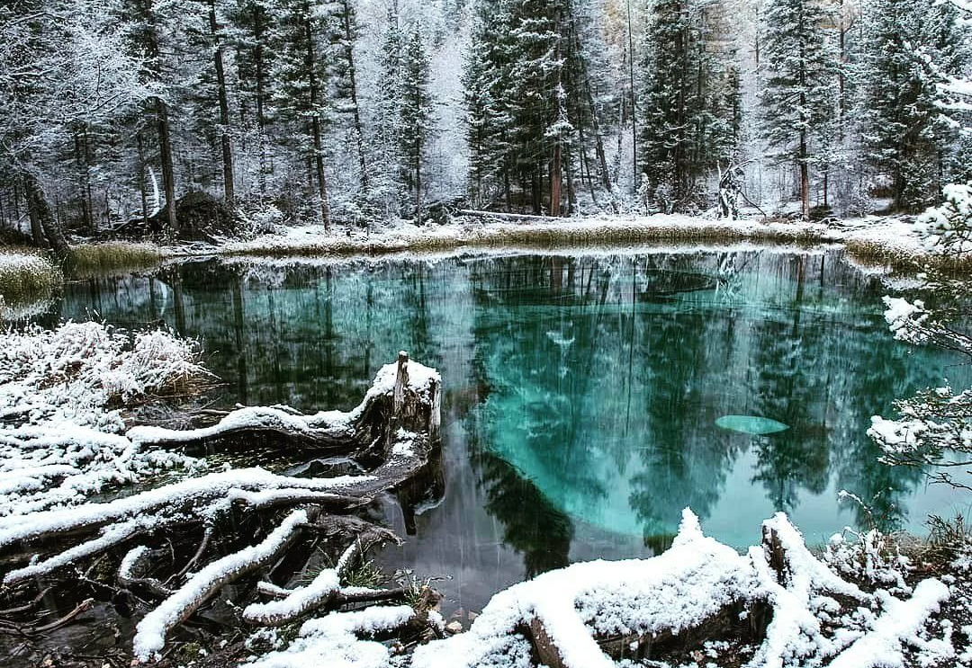 Гейзеровое озеро Алтай зимой