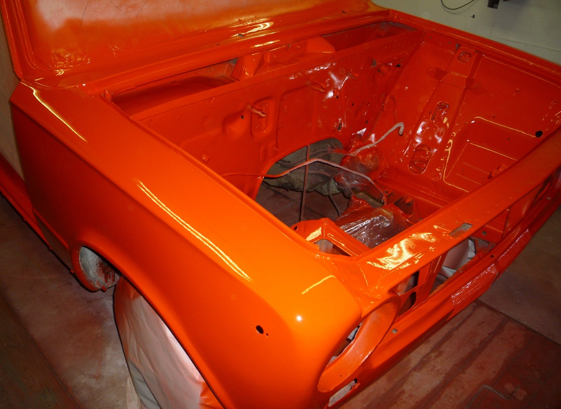 Покрасить машина ваз. ВАЗ 2101 оранжевый металлик. ВАЗ 2107 оранжевый металлик. ВАЗ 2101 краска. ВАЗ 2106 оранжевый металлик.