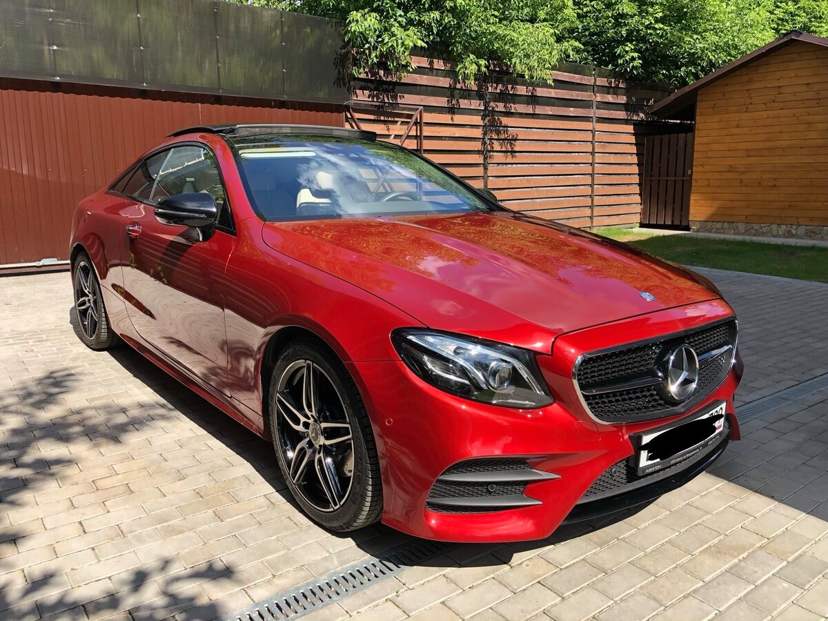 W213 Mercedes красный