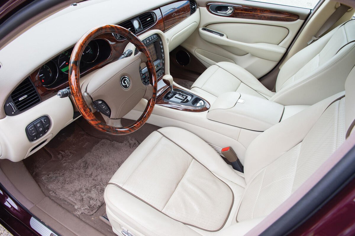 Jaguar XJ Daimler super eight