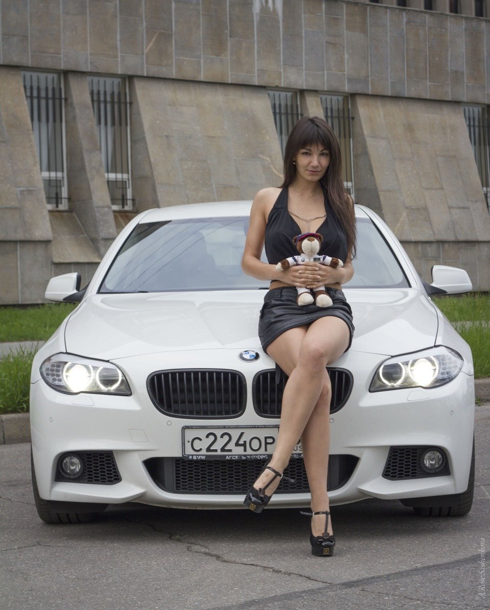 BMW e90 и девушка
