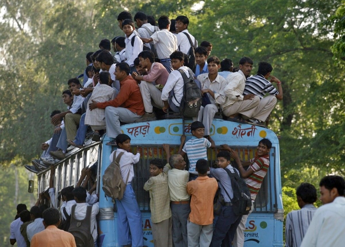 Переполненный автобус Индия