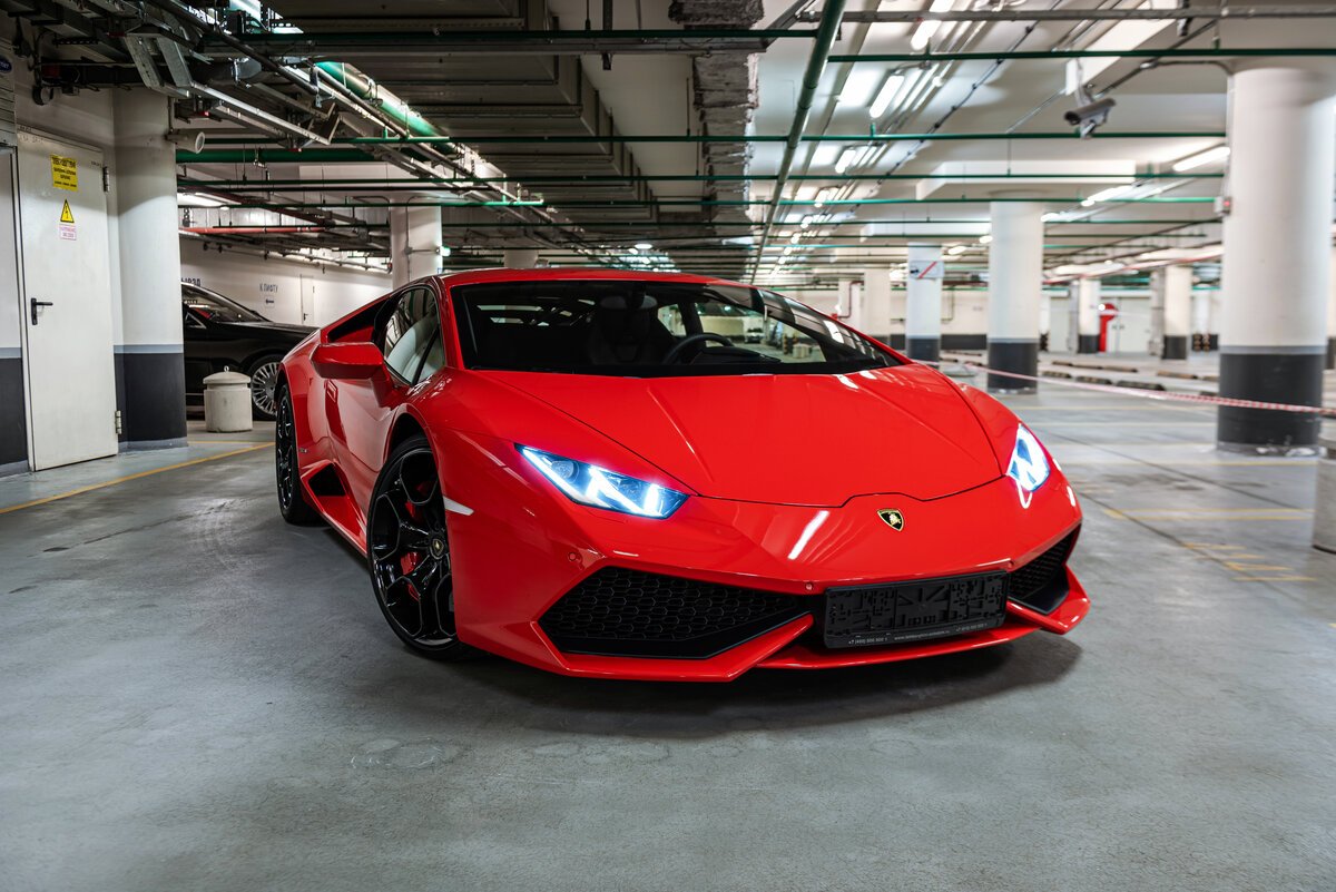 Lamborghini Huracan красный