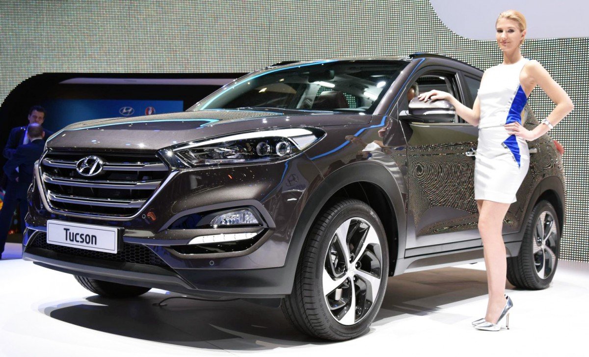 Hyundai Tucson 2015 and girls