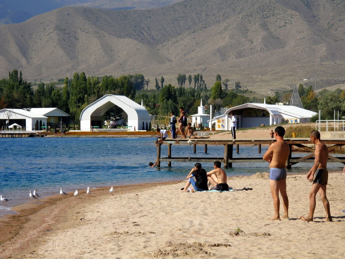 Огороженный пляж Иссык Куль