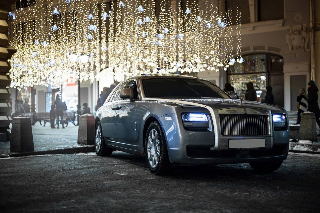 Роллс ройс россия. Rolls Royce. Rolls Royce Ghost. Rolls Royce Ghost 2010. Rolls Royce Ghost 2022.