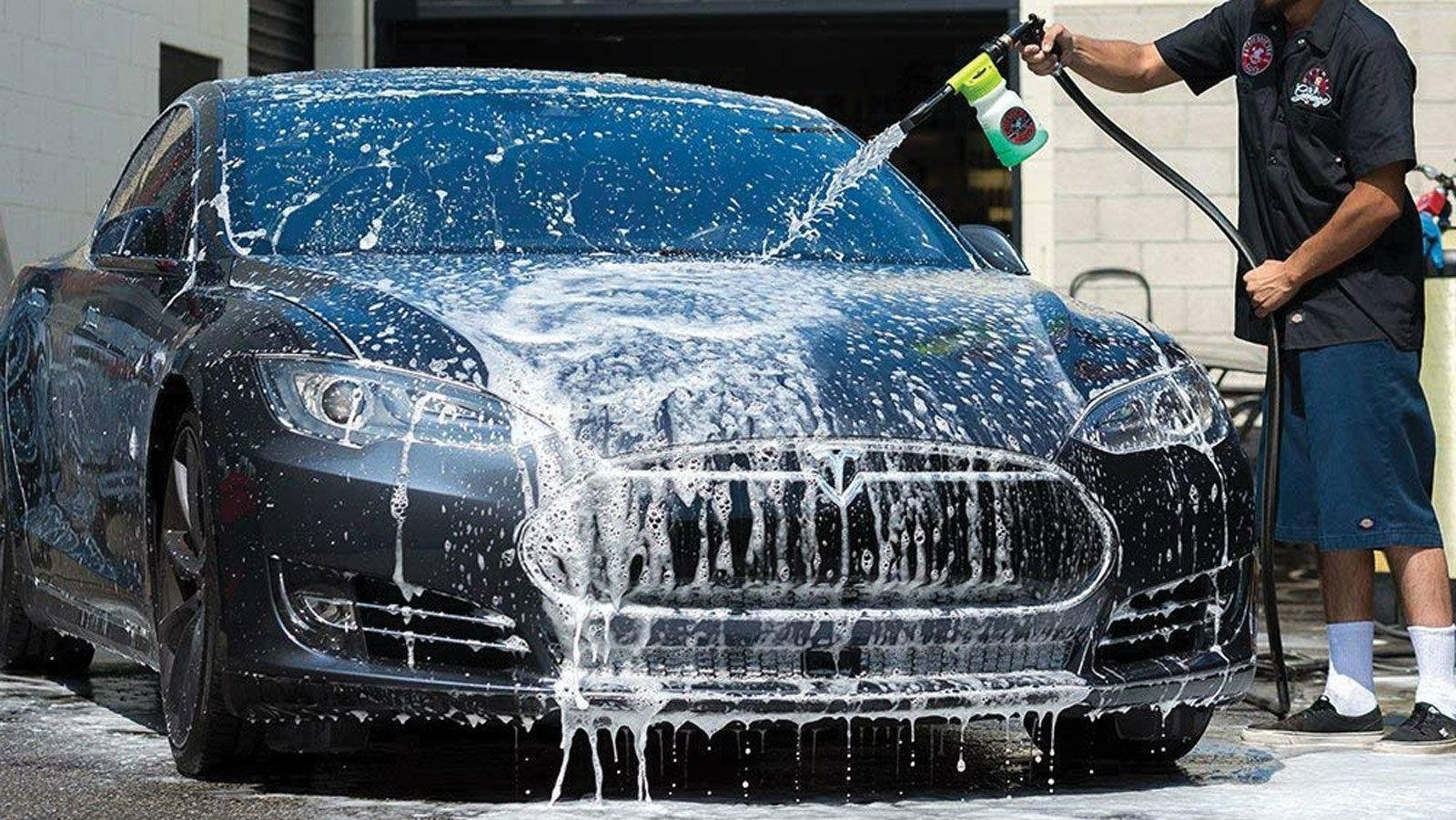 Быстрая мойка машин. Car Wash автомойка. Помыть машину. Машина для мойки автомобиля. Красивая машина на мойке.