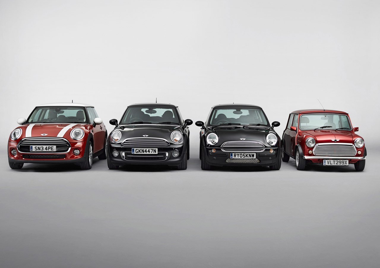 Четверо машин. Mini Cooper Эволюция. Mini Cooper New Generation. Mini Cooper Evolution. Кузова мини Купер поколения.