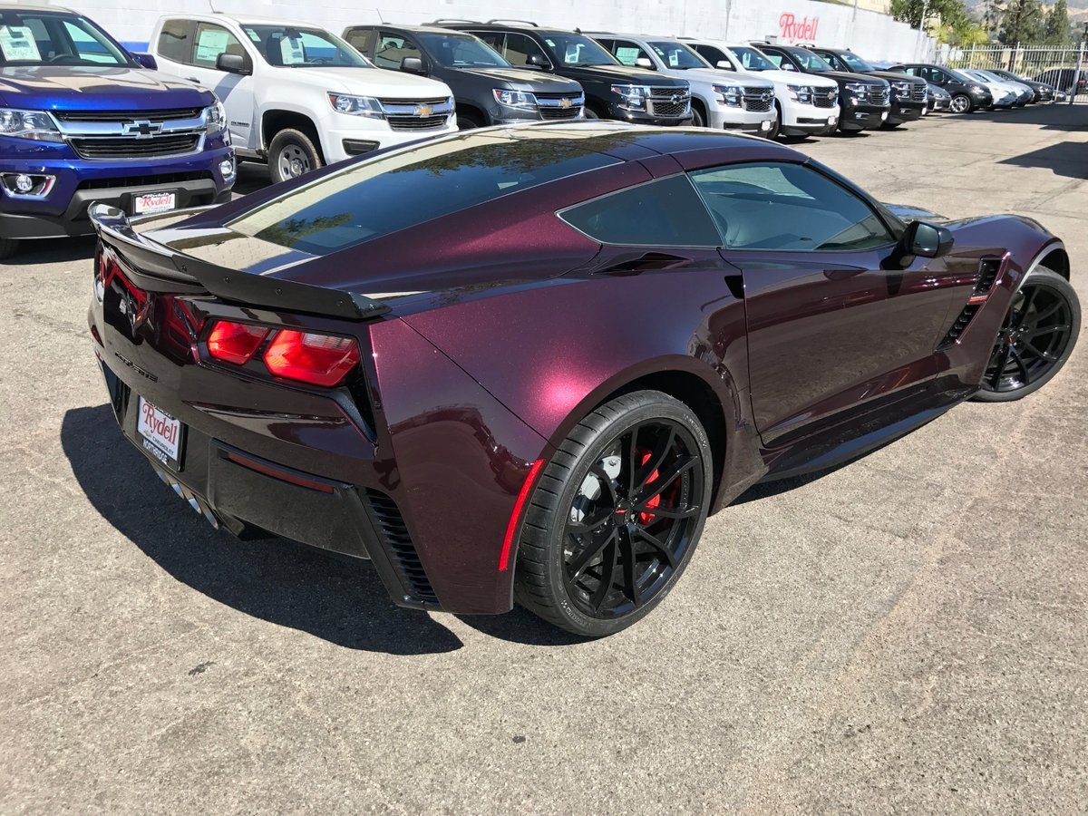 Corvette 2022 бордовый черно