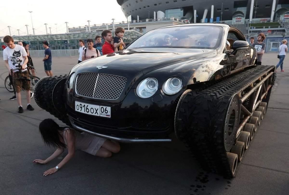 “Bentley Continental gt на гусеницах