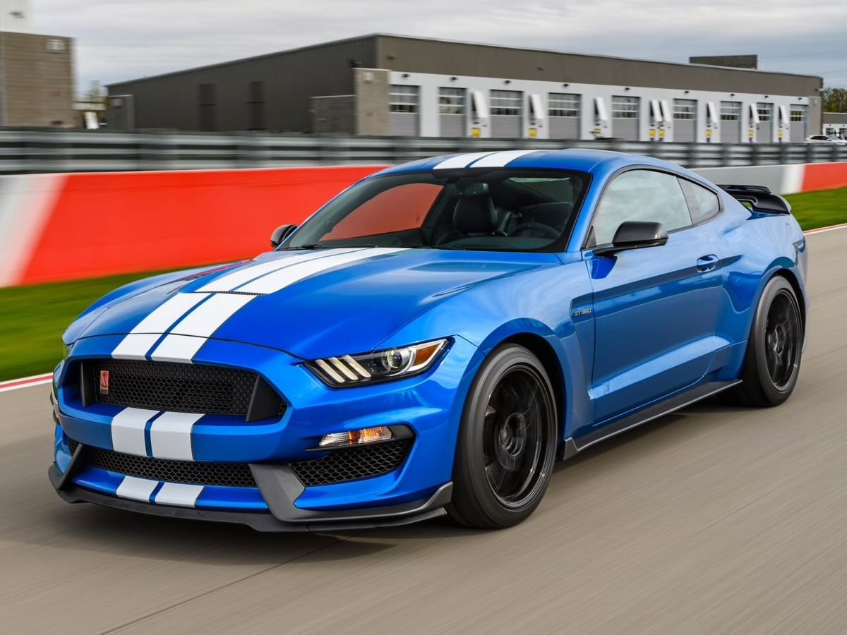 Форд Мустанг Shelby gt350