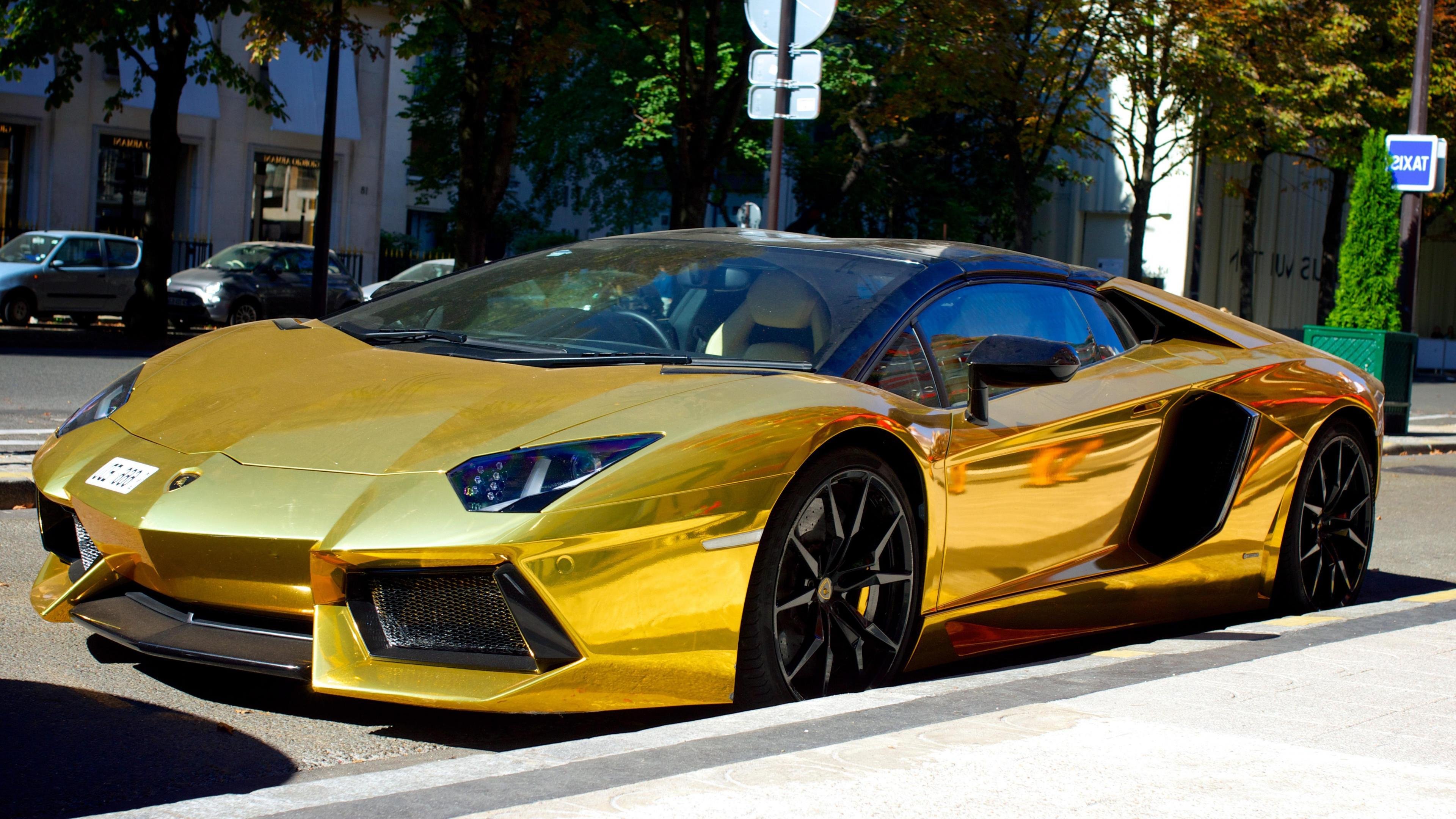 Самый дорогой желтый. Lamborghini Aventador lp700-4 Золотая. Золотой Lamborghini авентадор. Ламборгини авентадор 2018 золотой. Lamborghini Aventador LP 700-4 из золота.