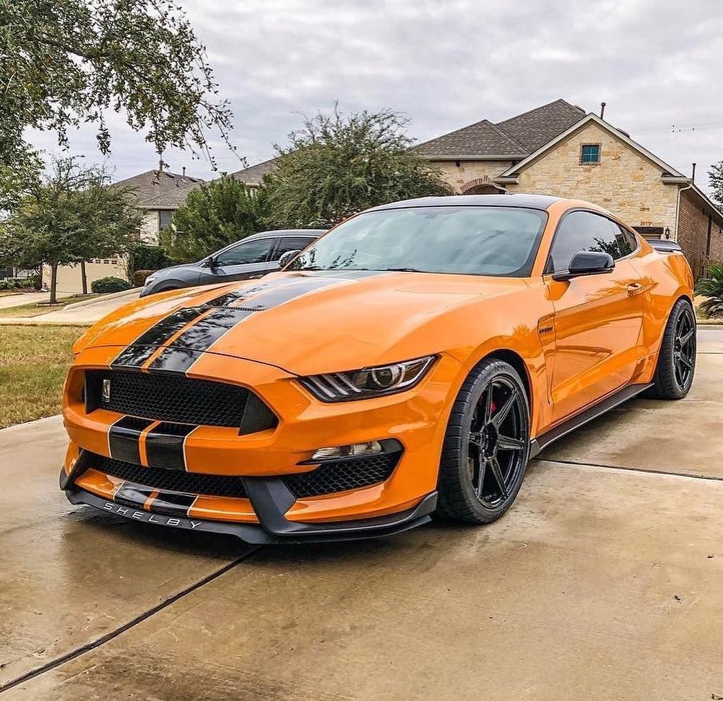 Ford Mustang Shelby gt500 оранжевый