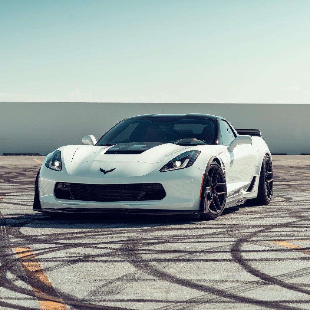 Спорткар Corvette