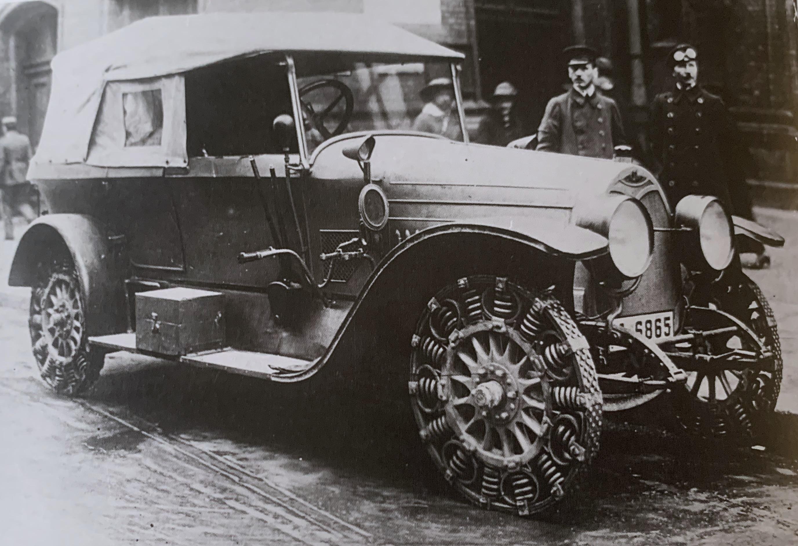 Колеса первых автомобилей. Автомобиль 1917. Первая машина в Германии. Немецкая машина 1917. Машины 1917 года Россия.