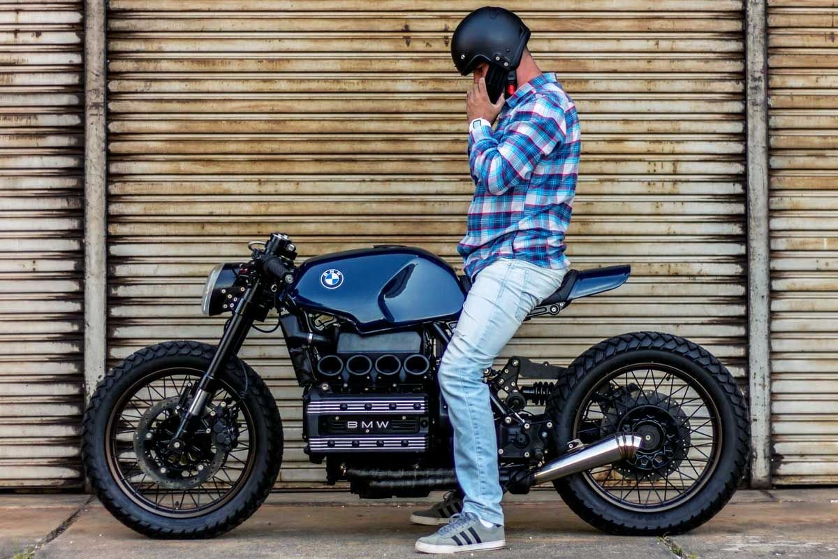 BMW r100 Cafe Racer с человеком