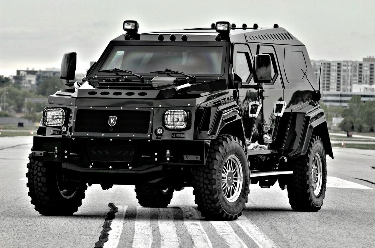 Броневик Knight XV