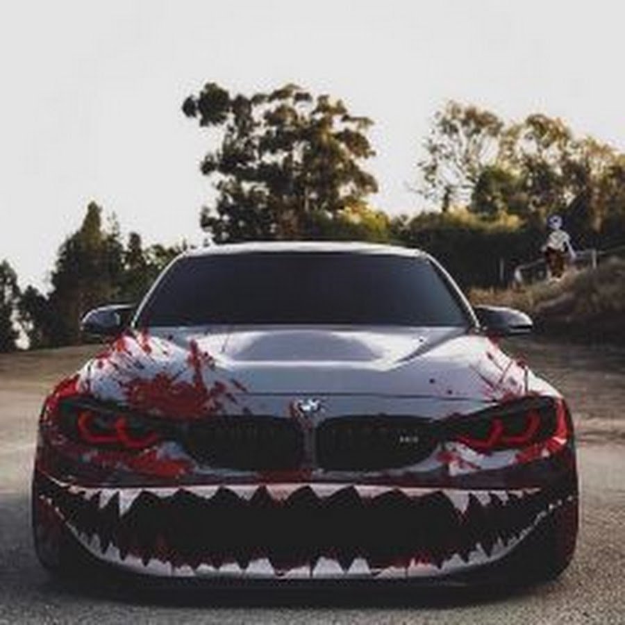 BMW С зубами