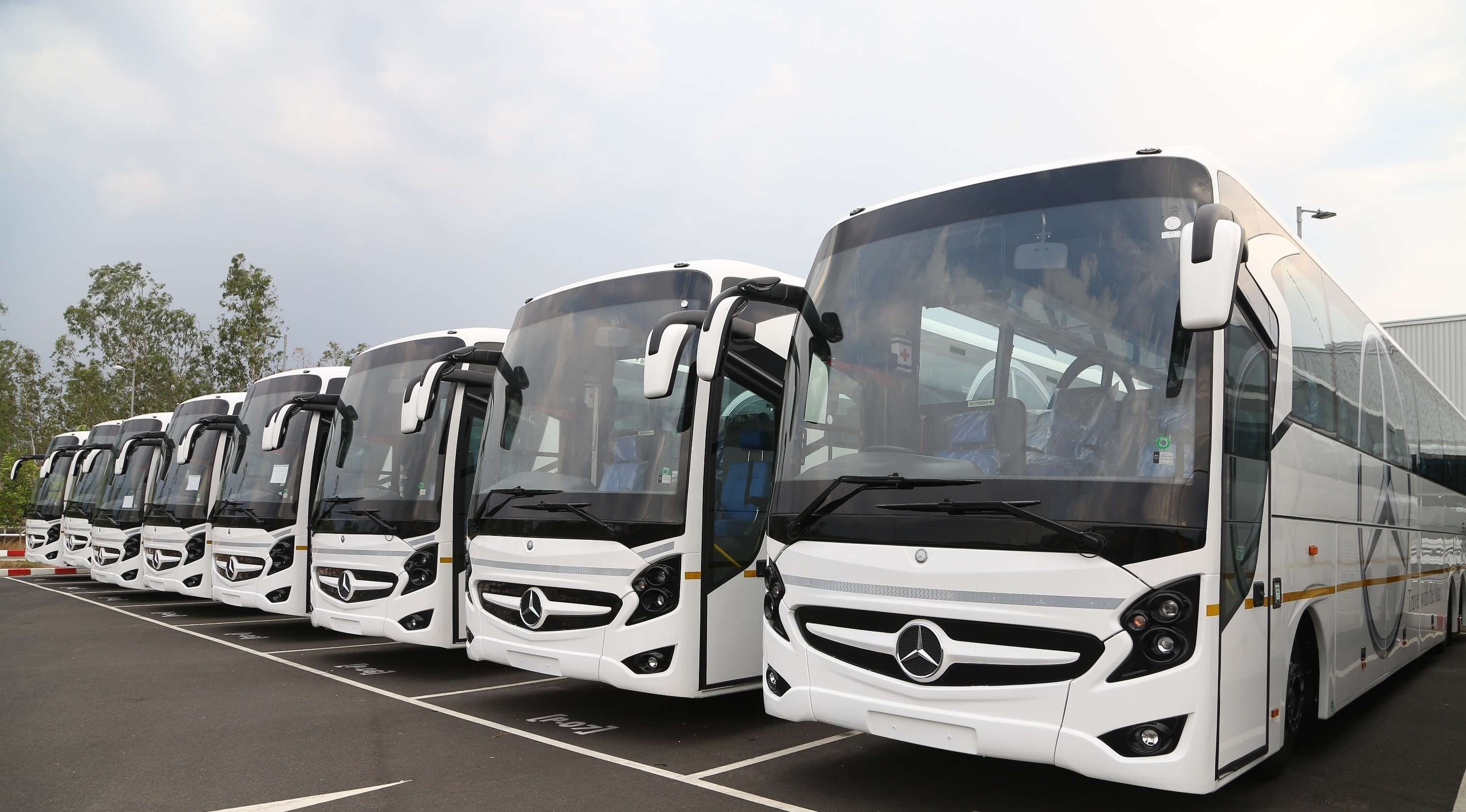 Междугородные перевозки пассажиров. Автобус Мерседес 2021. Mercedes-Benz coaches 404. Автобус Mercedes Daimler Benz. Автобус Мерседес 2020.