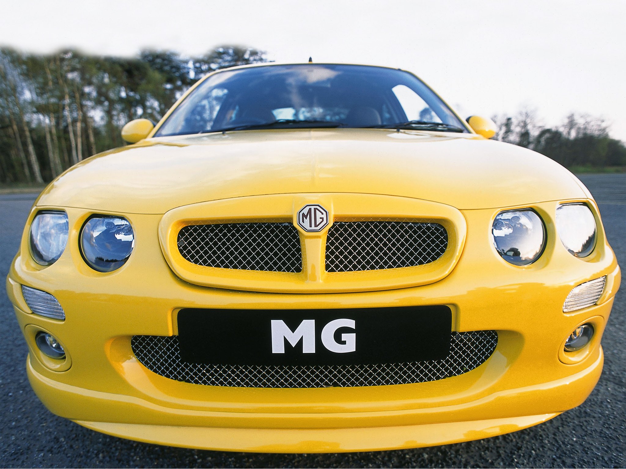 Три желтых машин. MG ZR 2001. MG ZR 160. Тайская машина MG. Rover 25 MG ZR.