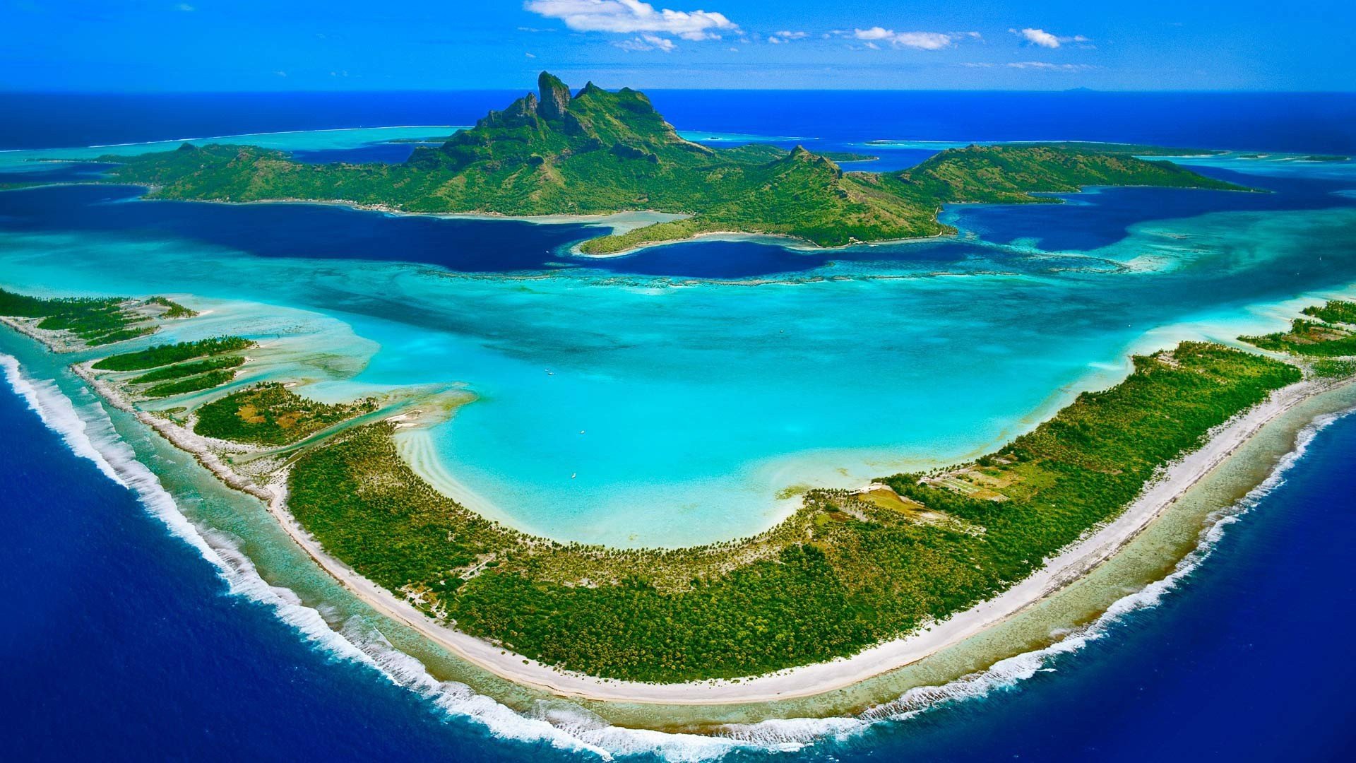 Острова в тихом океане фото. Остров Бора-Бора, французская Полинезия. Bora Bora французская Полинезия. Риф Раройя Полинезия. Лагуна Бора Бора.