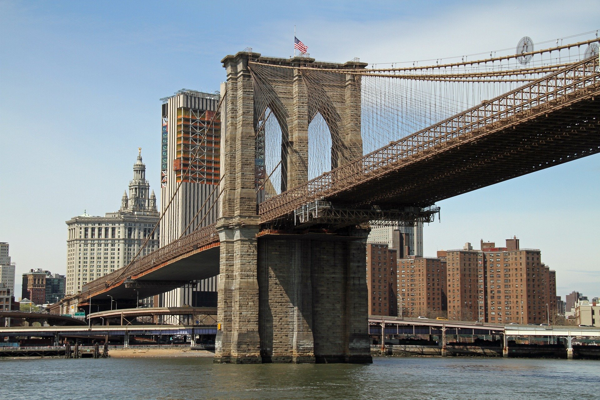 They the new bridge. Бруклинский мост Нью-Йорк. Бруклинский мост Манхэттен. Нью Йорк Бруклин Манхэттен. Мост в Америке Бруклинский.