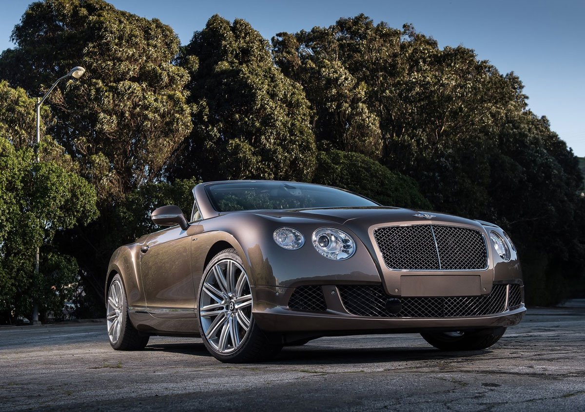 Bentley Continental спереди 2011