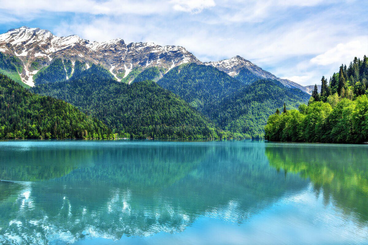 Горы Абхазии озеро Рица