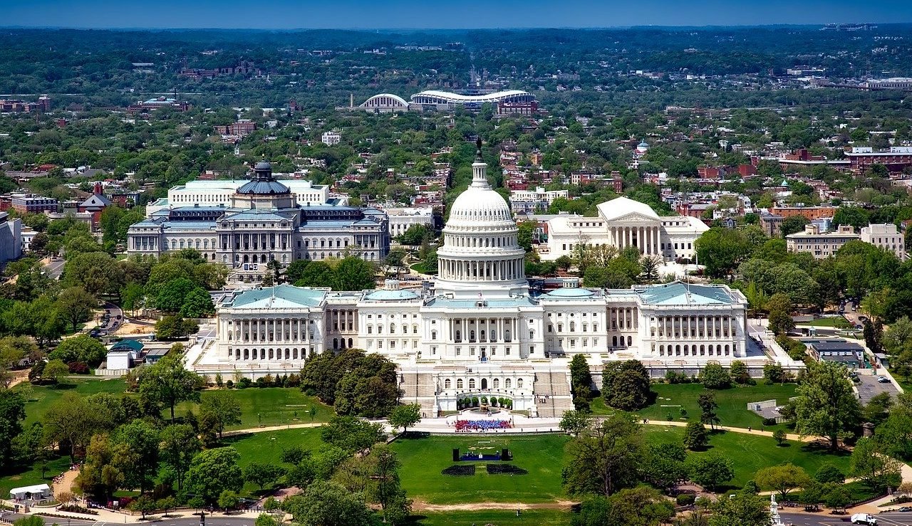 Washington d c is a. Капитолий Вашингтон. Белый дом и Капитолий в Вашингтоне. Капитолий США В Вашингтоне. Капитолий штата Вашингтон Олимпия.