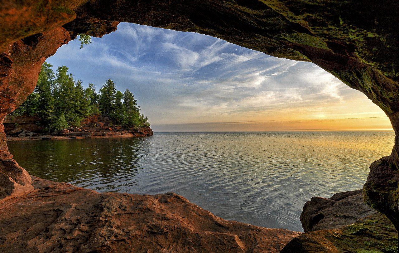 Верхнее (Lake Superior) — озеро. Озеро Супериор США. Озеро верхнее Висконсин. Озеро верхнее Мичиган. Самое большое озеро в великих озерах