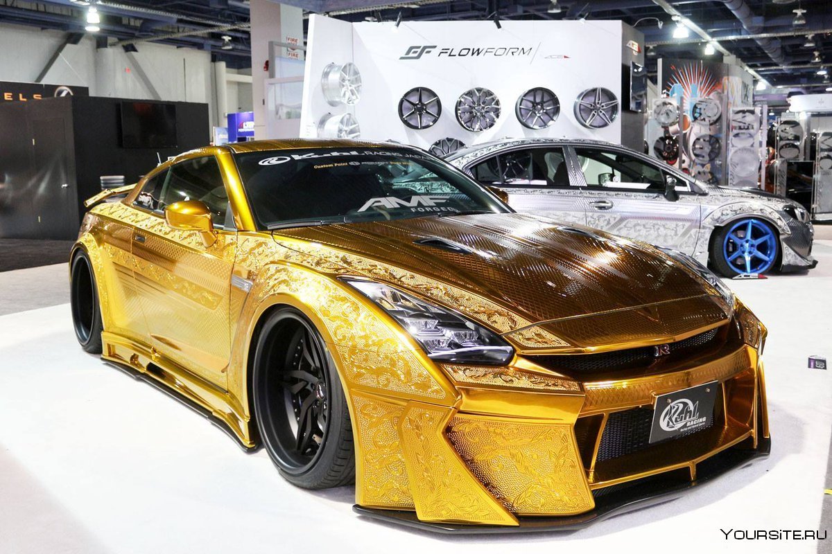 Nissan GTR Gold Dubai